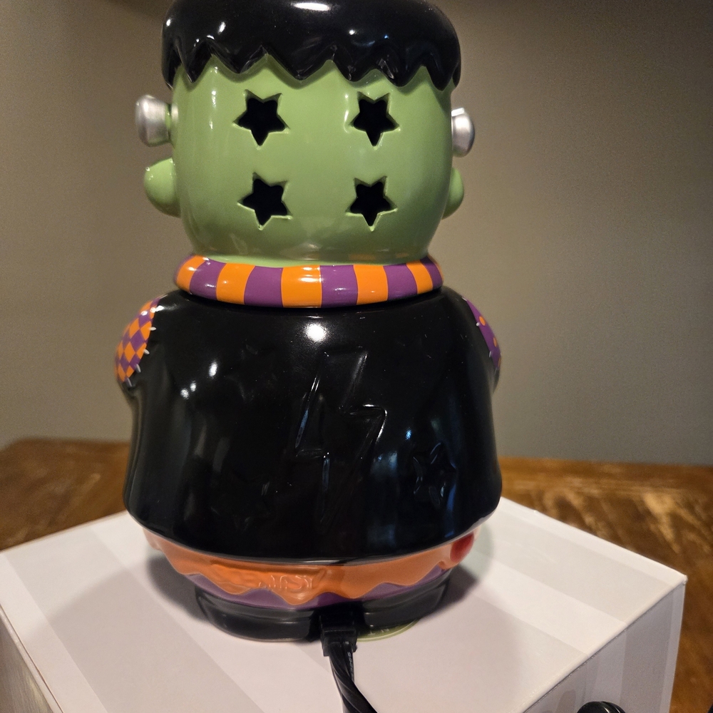 Scentsy Frankenstein Halloween Countdown Warmer - Picture 3 of 4